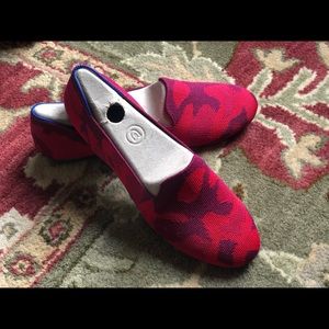 Rothys Loafer- Red Camo